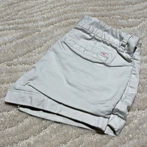 Light beige Vineyard Vines shorts